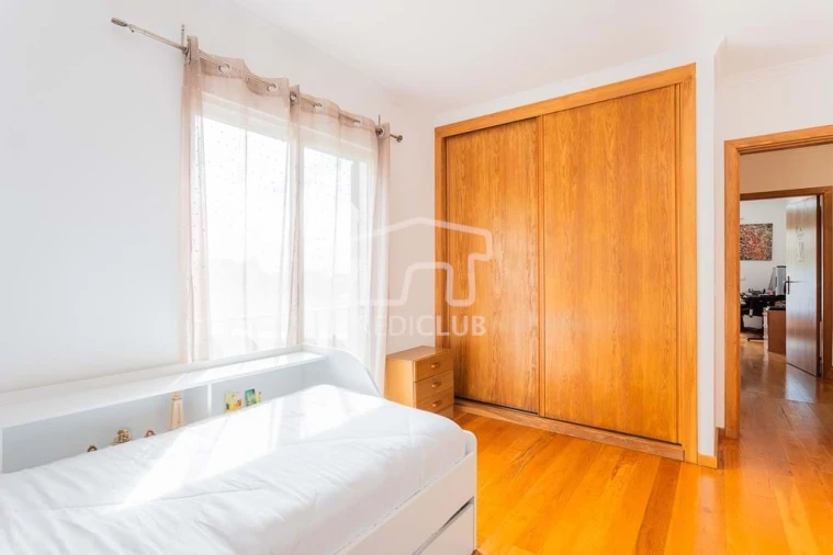 Moradia T3 para Venda em São Roque Foto 12