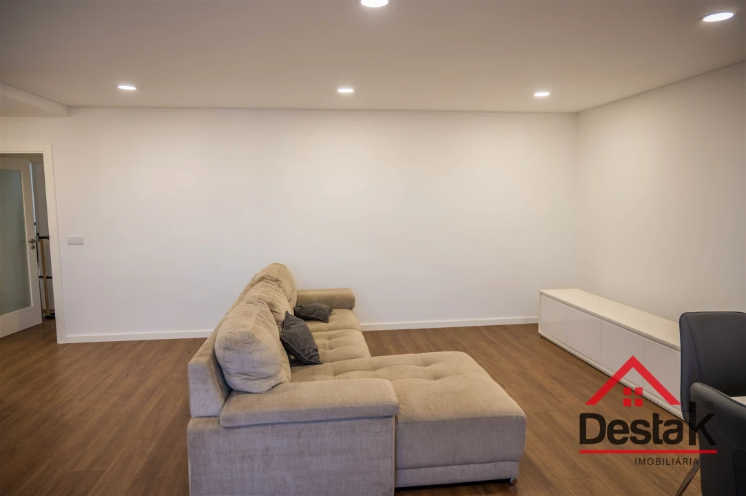 Apartamento T3 para Arrendamento em Viseu Foto 7