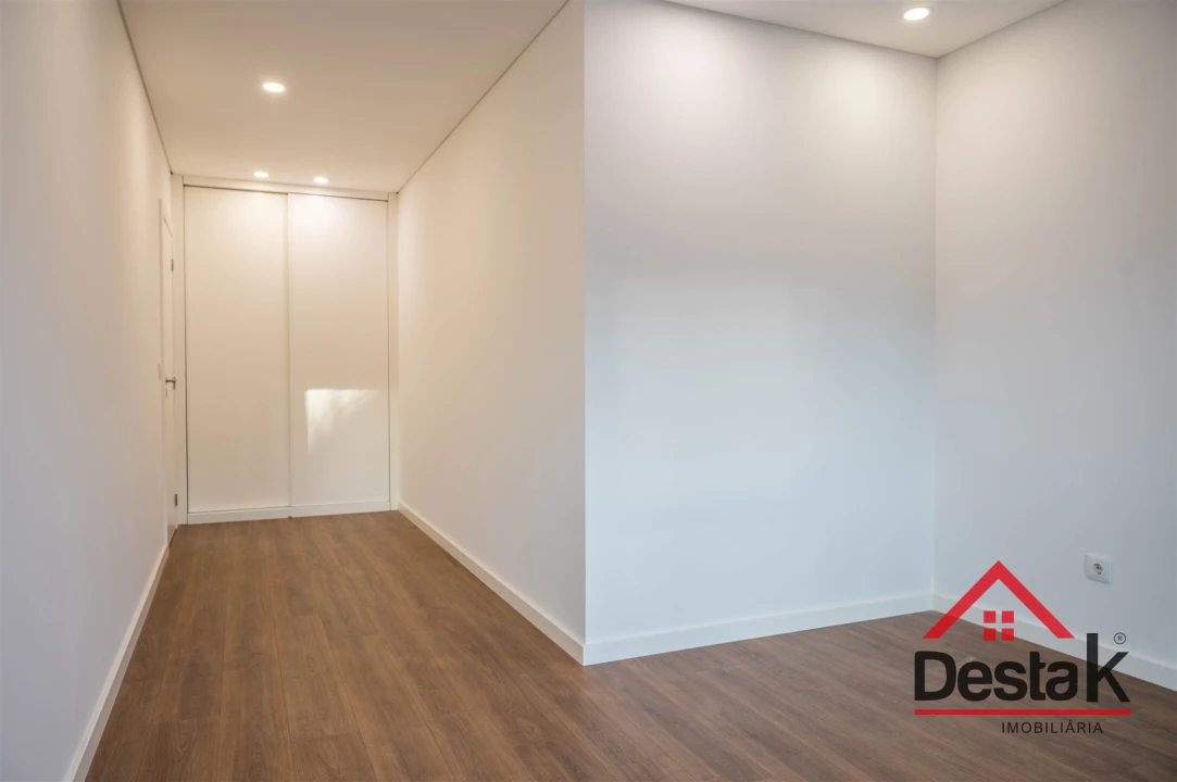Apartamento T3 para Venda em Viseu Foto 18