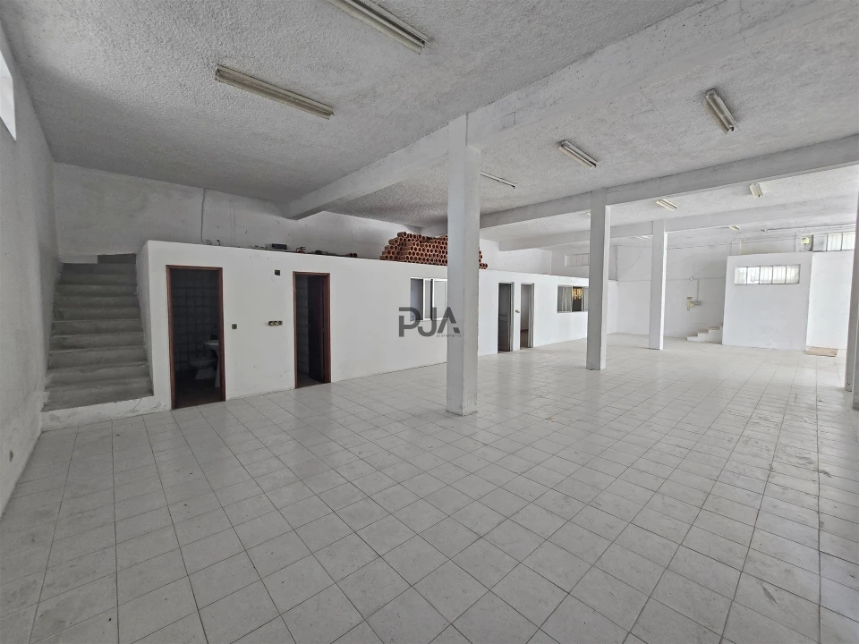 Armazém para Arrendamento em Mangualde, Mesquitela e Cunha Alta Foto 2