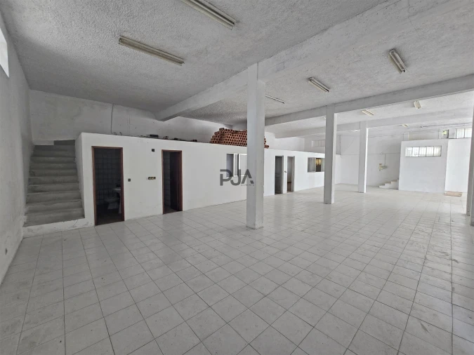 Armazém para Arrendamento em Mangualde, Mesquitela e Cunha Alta Foto 2