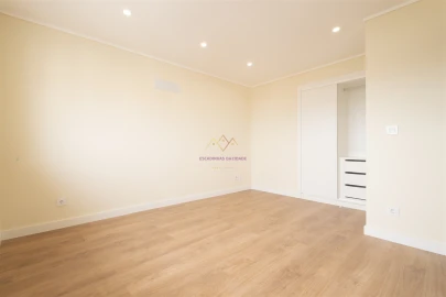 Apartamento T3 para Venda em Olivais