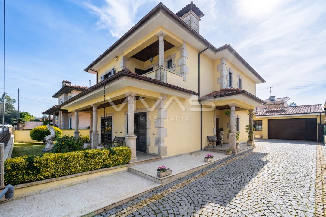 Moradia T4 para Venda em Mire de Tibães Foto 2