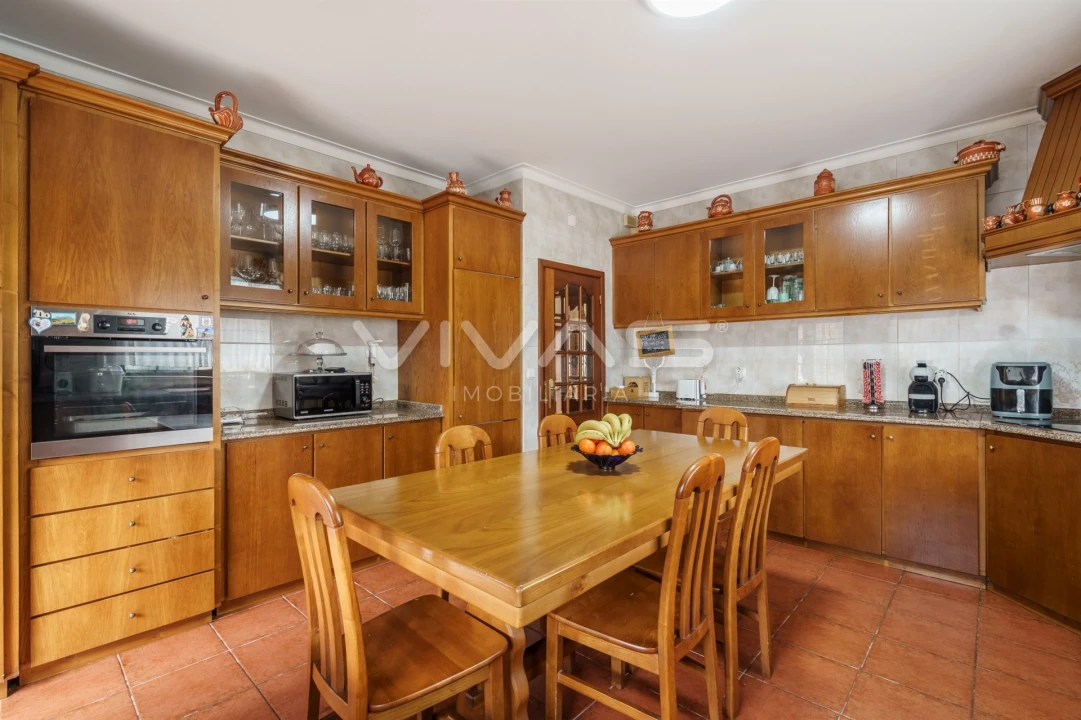 Moradia T4 para Venda em Mire de Tibães Foto 12