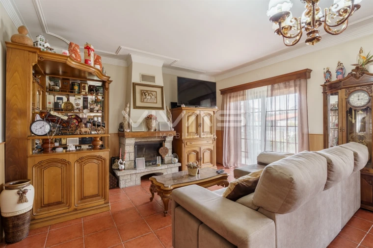 Moradia T4 para Venda em Mire de Tibães Foto 9