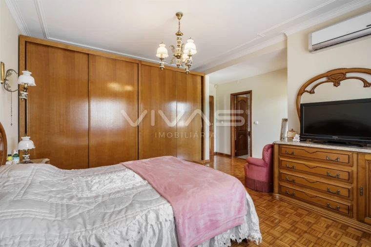 Moradia T4 para Venda em Mire de Tibães Foto 22