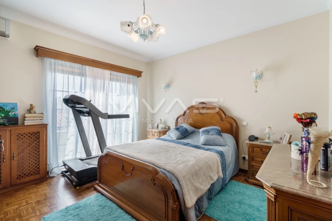 Moradia T4 para Venda em Mire de Tibães Foto 17