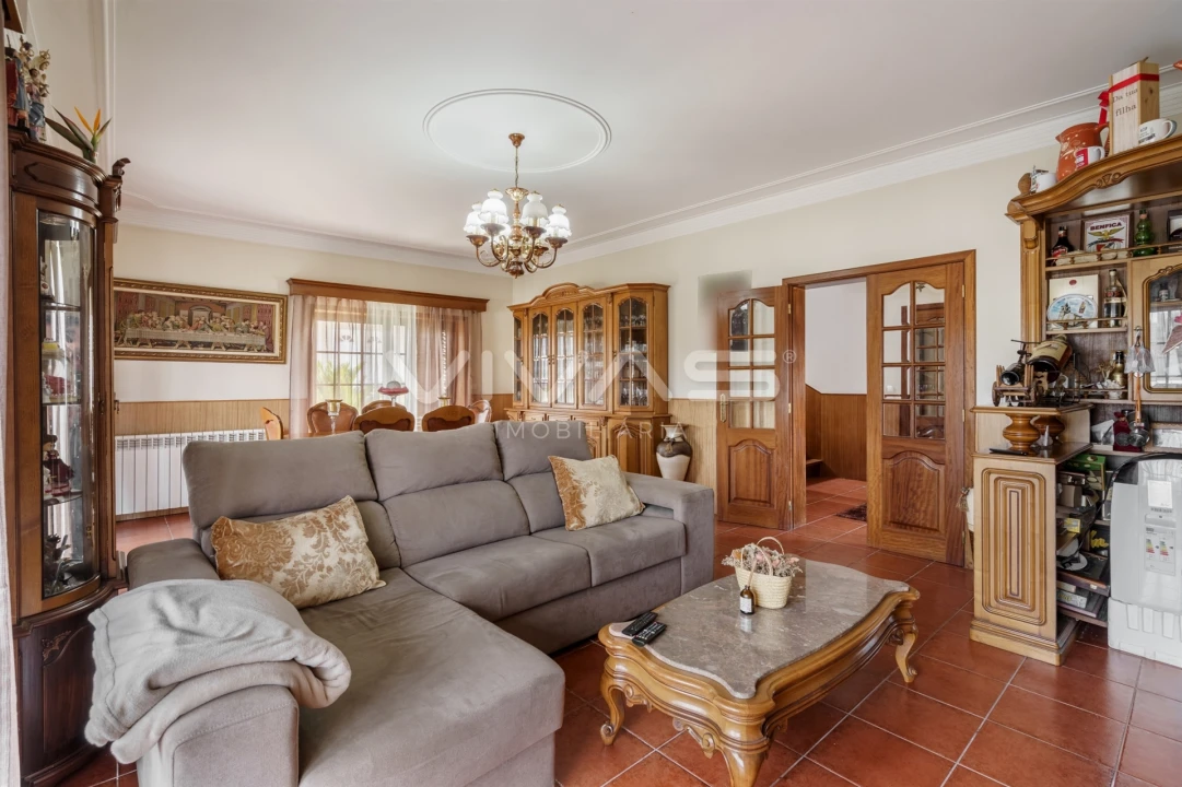 Moradia T4 para Venda em Mire de Tibães Foto 6