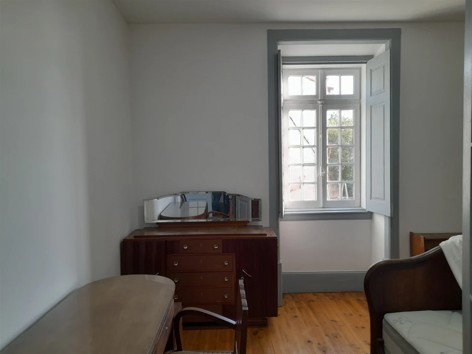 Apartamento T3 para Arrendamento em Sé Nova, Santa Cruz, Almedina e São Bartolomeu Foto 4
