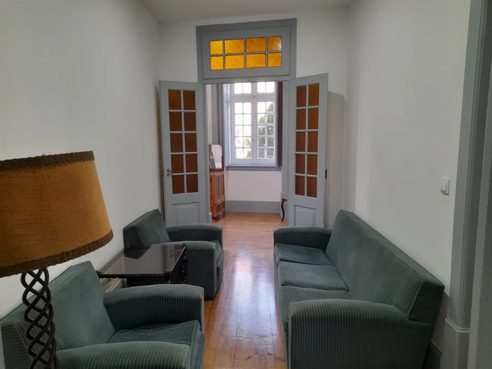 Apartamento T3 para Arrendamento em Sé Nova, Santa Cruz, Almedina e São Bartolomeu Foto 3