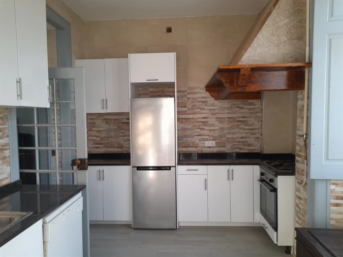 Apartamento T3 para Arrendamento em Sé Nova, Santa Cruz, Almedina e São Bartolomeu