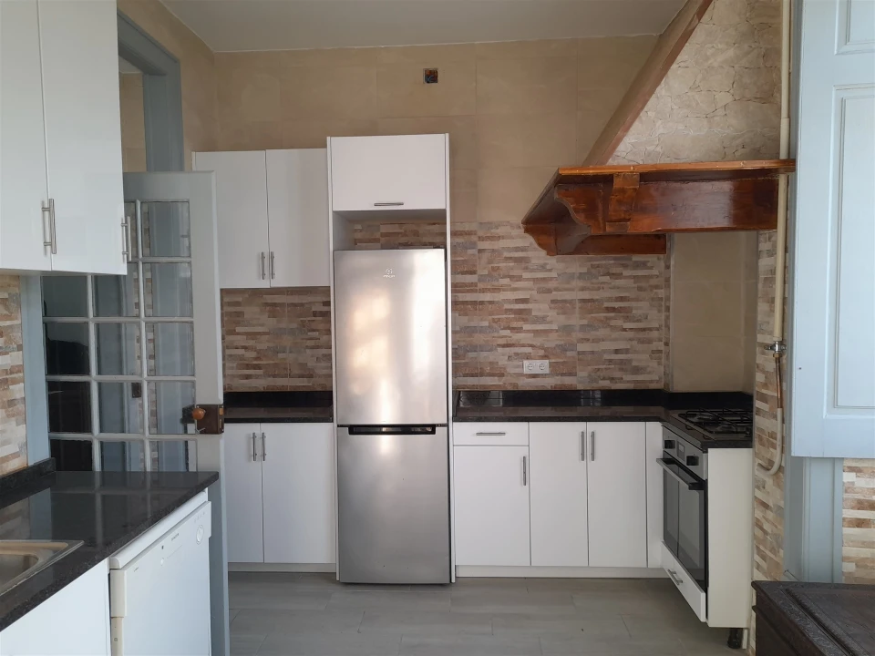 Apartamento T3 para Arrendamento em Sé Nova, Santa Cruz, Almedina e São Bartolomeu Foto 1