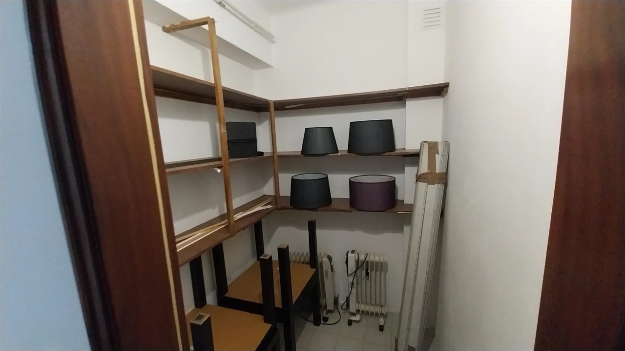 Apartamento T2 para Arrendamento em Santo Antonio dos Olivais Foto 6