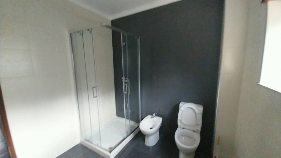 Apartamento T2 para Arrendamento em Santo Antonio dos Olivais Foto 8