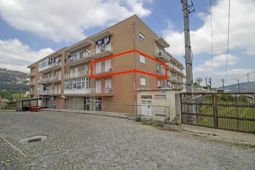 Apartamento T3 para Venda em Santa Eulália Foto 1