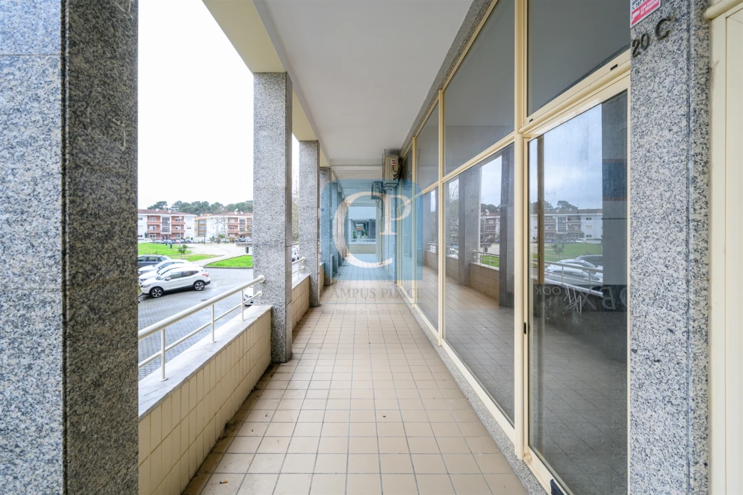 Loja para Venda em Santa Maria da Feira, Travanca, Sanfins e Espargo Foto 16