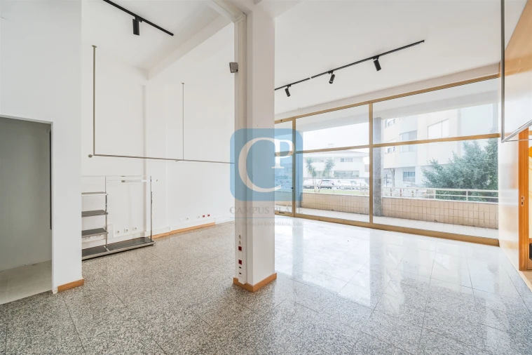 Loja para Venda em Santa Maria da Feira, Travanca, Sanfins e Espargo Foto 6