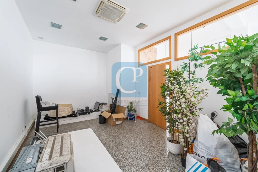 Loja para Venda em Santa Maria da Feira, Travanca, Sanfins e Espargo Foto 12