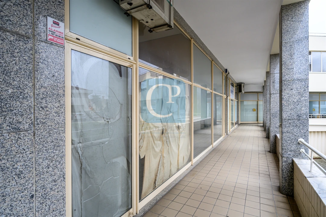 Loja para Venda em Santa Maria da Feira, Travanca, Sanfins e Espargo Foto 18