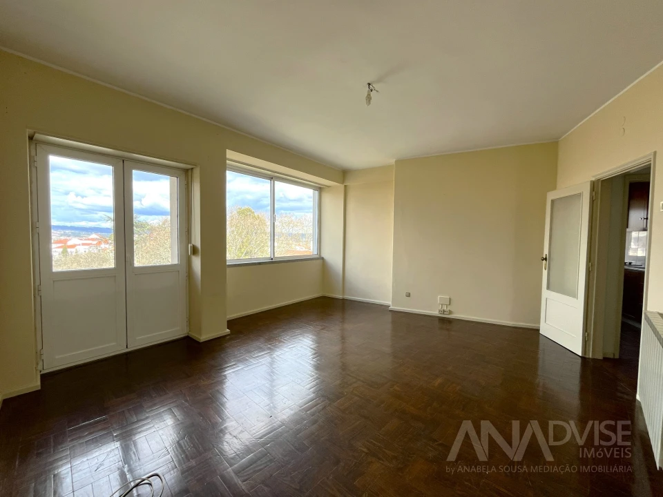 Apartamento T2 para Arrendamento em Viseu Foto 24