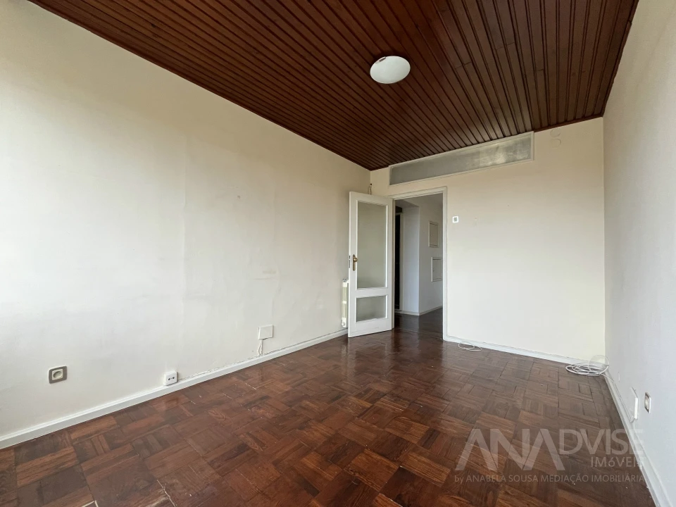 Apartamento T2 para Arrendamento em Viseu Foto 9