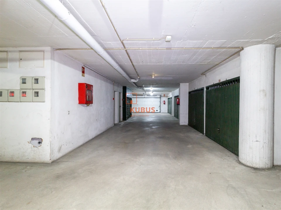 Garagem para Venda em Torres Novas (Santa Maria, Salvador e Santiago) Foto 8