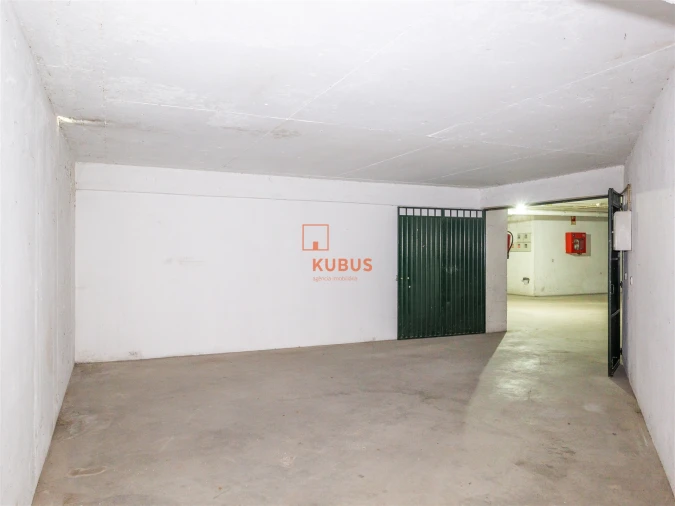 Garagem para Venda em Torres Novas (Santa Maria, Salvador e Santiago) Foto 3