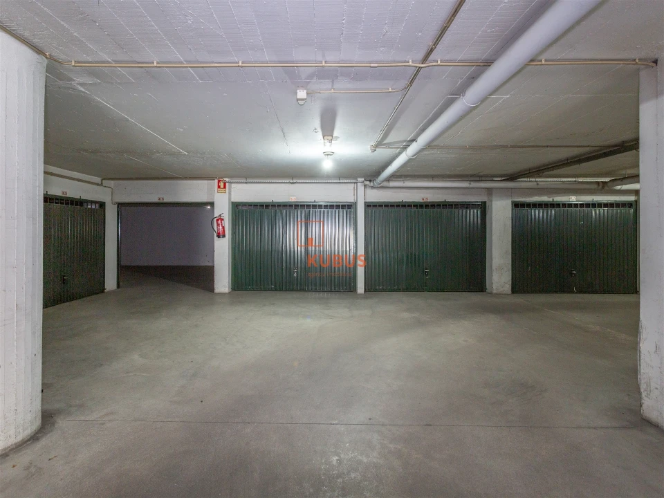 Garagem para Venda em Torres Novas (Santa Maria, Salvador e Santiago) Foto 6