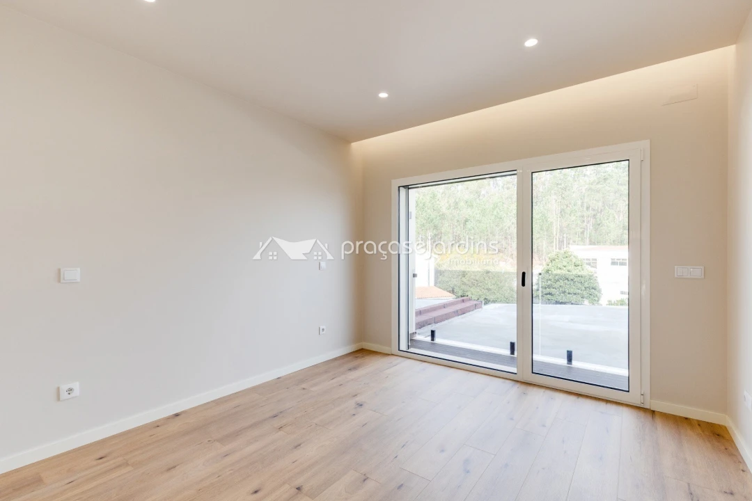 Moradia T3 para Venda em Arrabal Foto 14