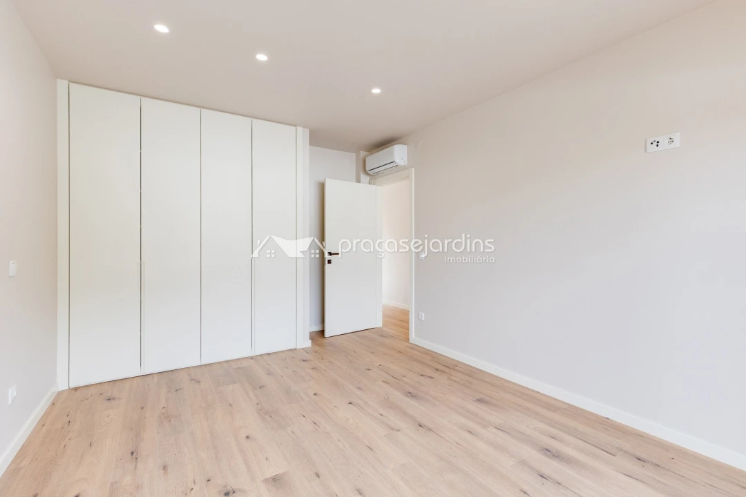 Moradia T3 para Venda em Arrabal Foto 17