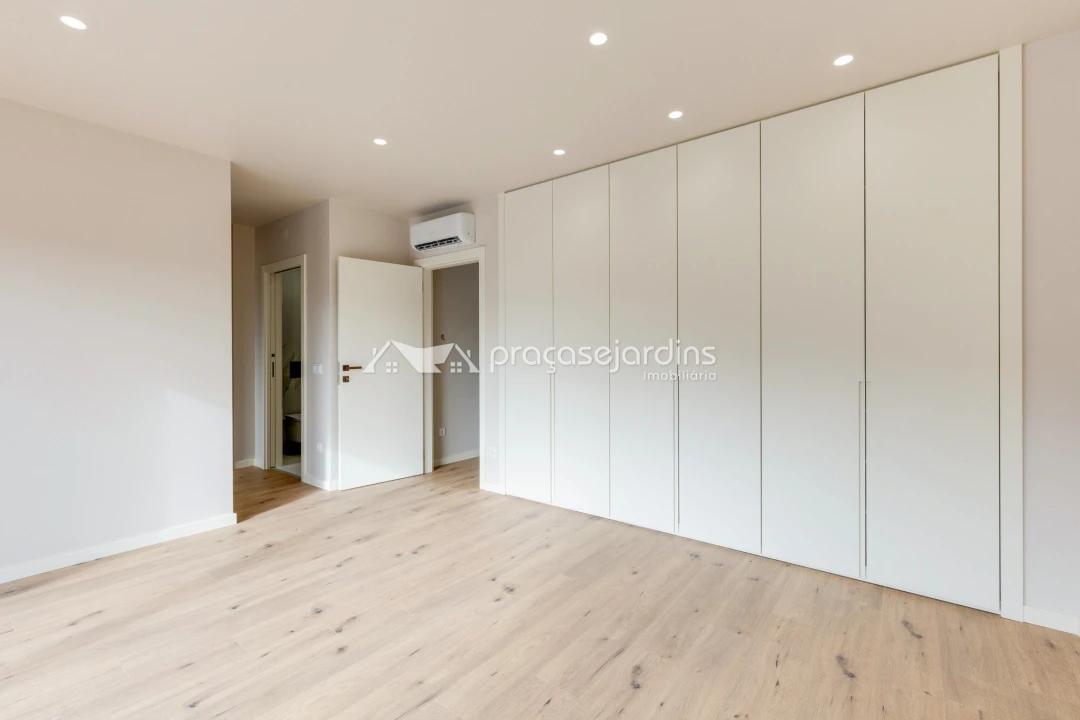 Moradia T3 para Venda em Arrabal Foto 8