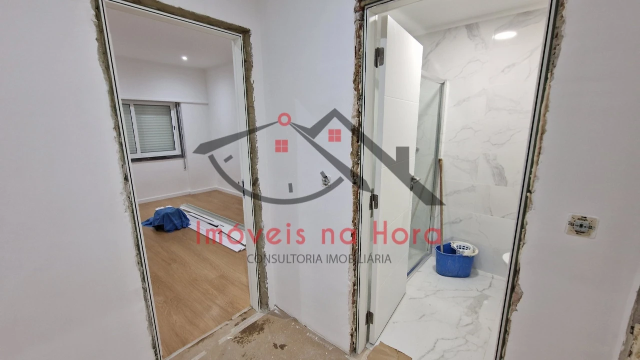 Apartamento T2 para Venda em Águas Livres Foto 2