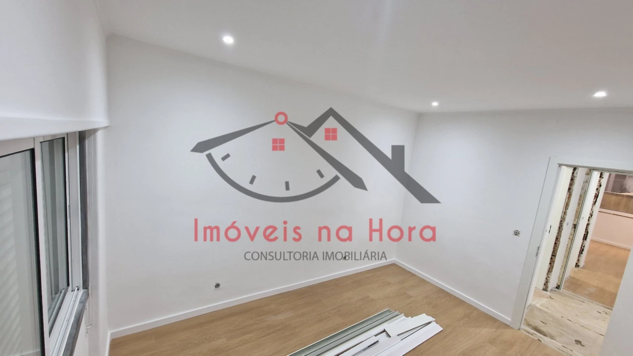 Apartamento T2 para Venda em Águas Livres Foto 1