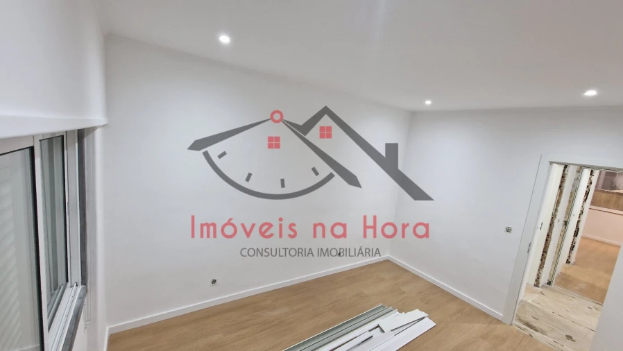 Apartamento T2 para Venda em Águas Livres Foto 1