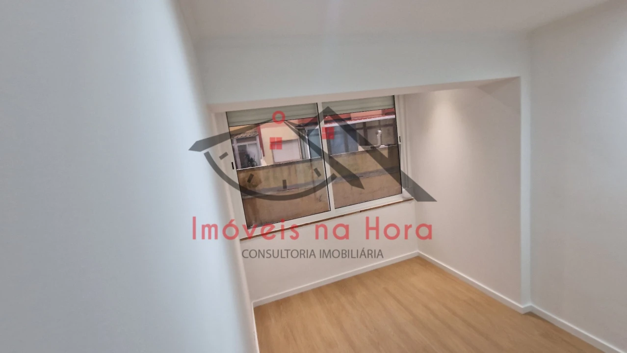 Apartamento T2 para Venda em Águas Livres Foto 3