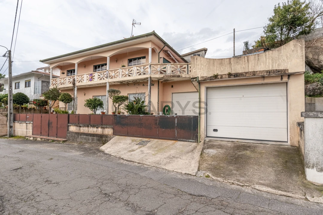 Moradia T3 para Venda em Arnoso (Santa Maria e Santa Eulália) e Sezures Foto 1