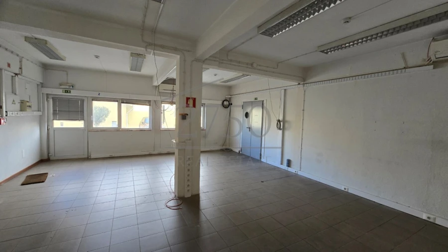 Escritório para Arrendamento em São Domingos de Rana Foto 3