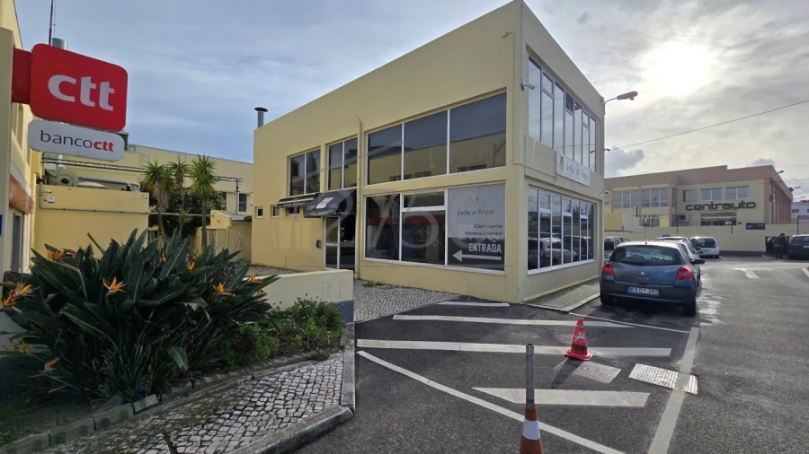 Escritório para Arrendamento em São Domingos de Rana Foto 13