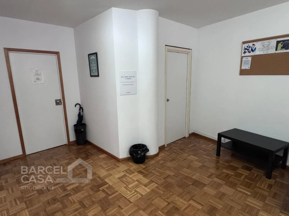 Escritório para Arrendamento em Arcozelo Foto 4