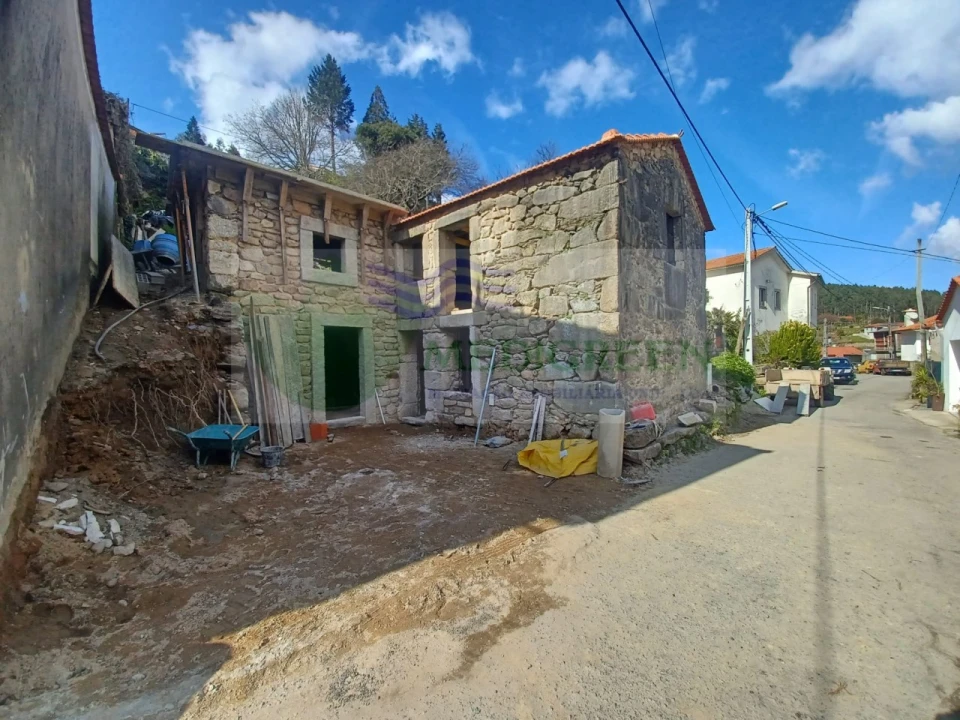 Moradia T2 para Venda em Rocas do Vouga Foto 2