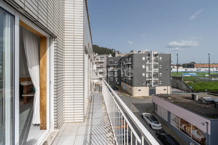 Apartamento T2 para Arrendamento em Santa Maria Maior e Monserrate e Meadela Foto 12