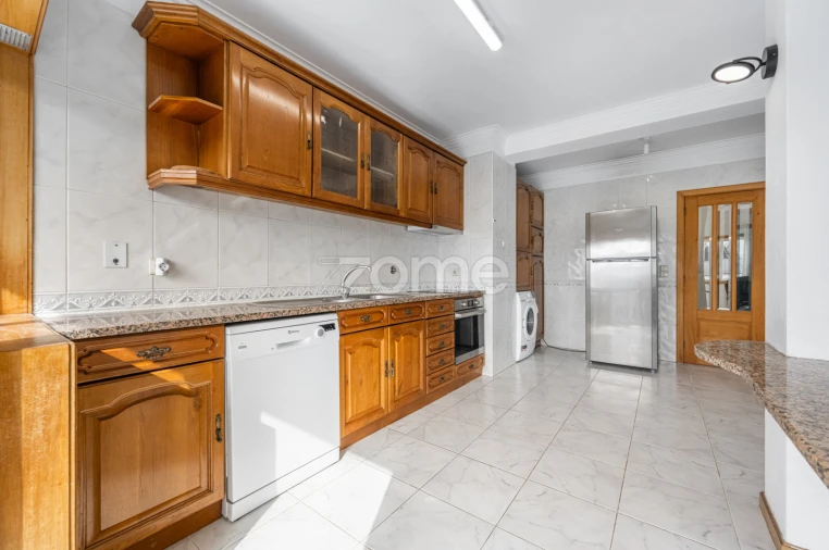 Apartamento T2 para Arrendamento em Santa Maria Maior e Monserrate e Meadela Foto 10