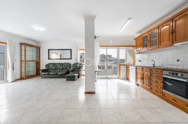 Apartamento T2 para Arrendamento em Santa Maria Maior e Monserrate e Meadela Foto 6