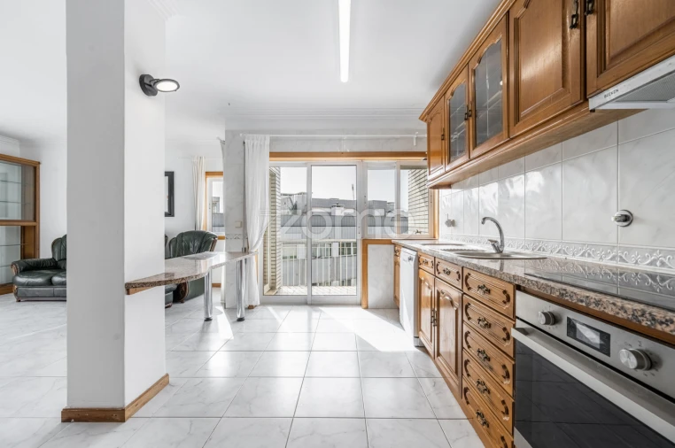 Apartamento T2 para Arrendamento em Santa Maria Maior e Monserrate e Meadela Foto 11