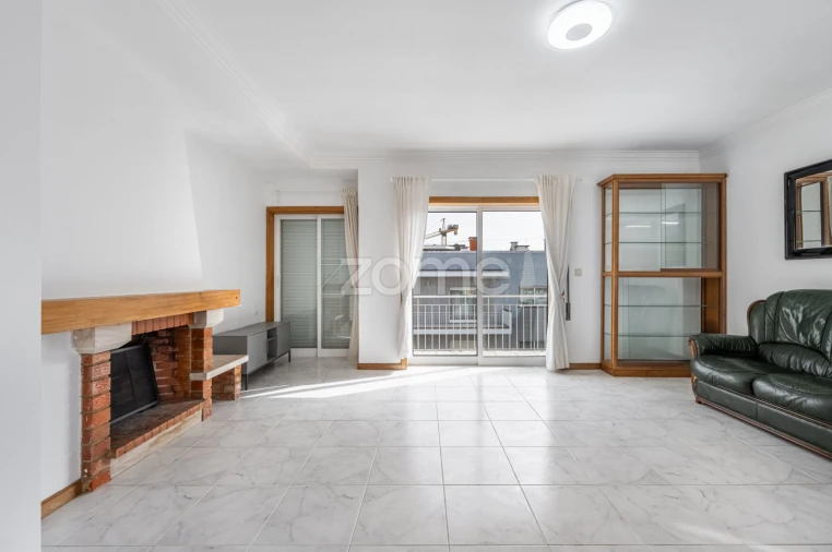 Apartamento T2 para Arrendamento em Santa Maria Maior e Monserrate e Meadela Foto 5