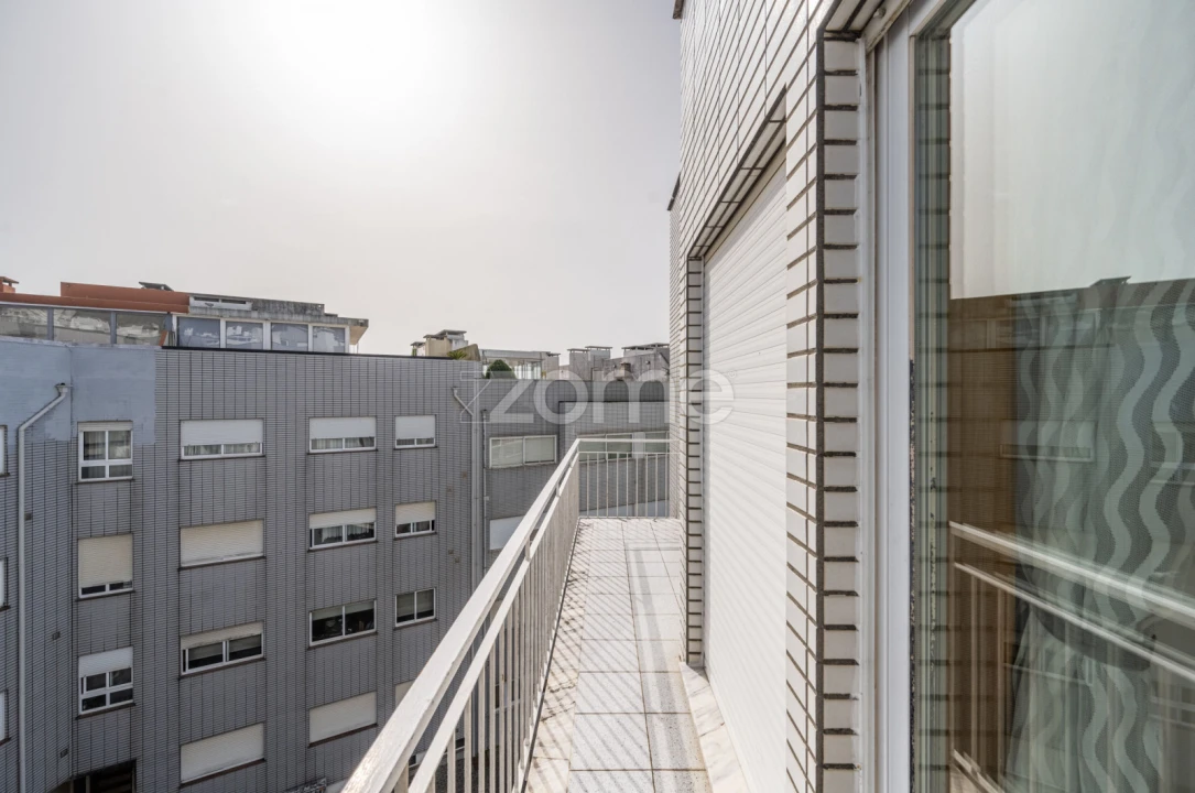 Apartamento T2 para Arrendamento em Santa Maria Maior e Monserrate e Meadela Foto 12