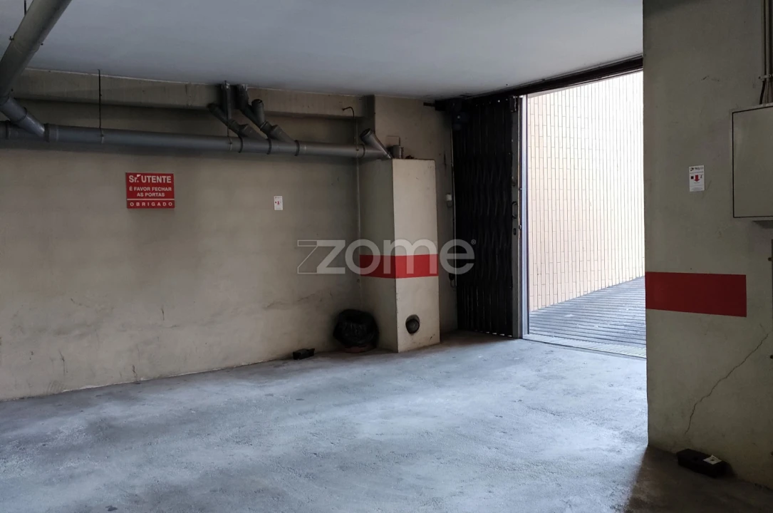 Garagem para Arrendamento em São Mamede de Infesta e Senhora da Hora Foto 7