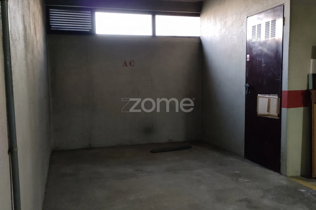 Garagem para Arrendamento em São Mamede de Infesta e Senhora da Hora Foto 3