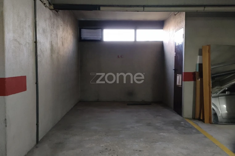 Garagem para Arrendamento em São Mamede de Infesta e Senhora da Hora Foto 2