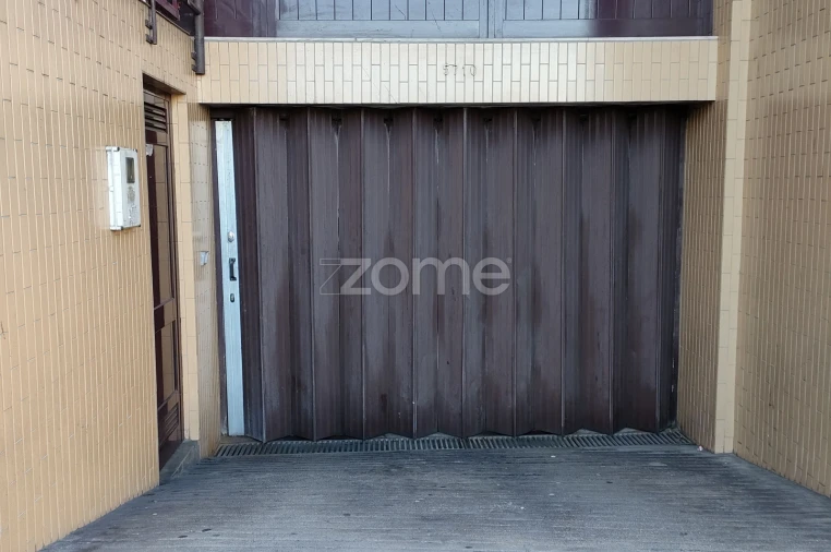 Garagem para Arrendamento em São Mamede de Infesta e Senhora da Hora